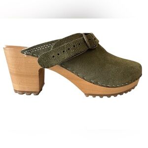 Swed2walk Suede Green Wooden Clogs 38